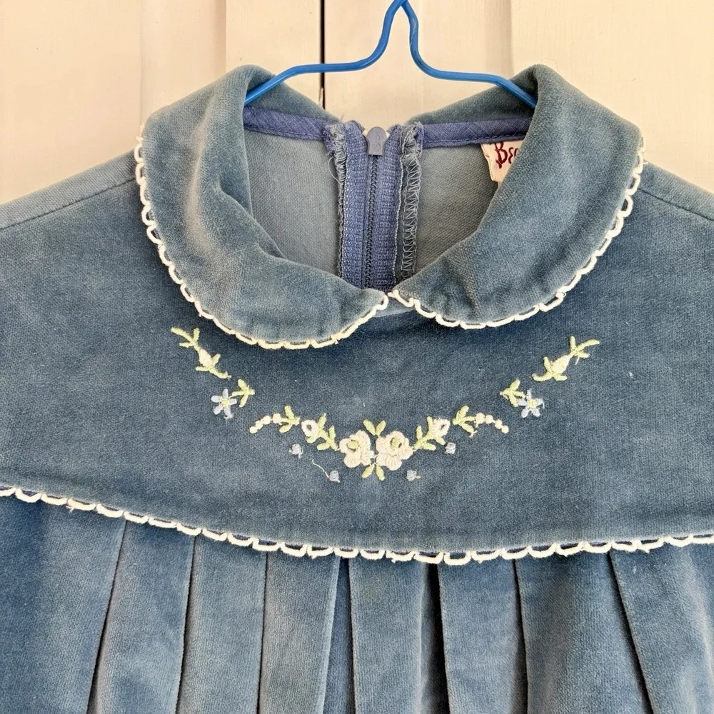 Vintage Girls Blue Velvet Dress Size 6X Embroidery Peter Pan Collar USA